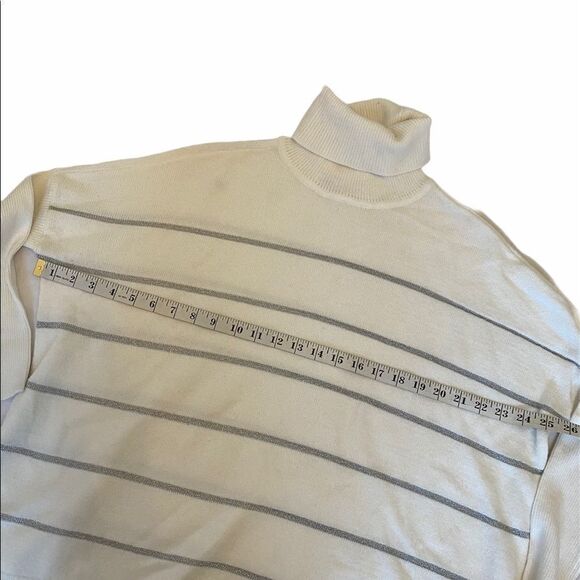 CUPCAKES&CASHMERE Short Striped Cream Turtleneck - Picture 6 of 8